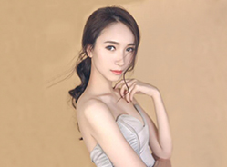 双语主持人安荻