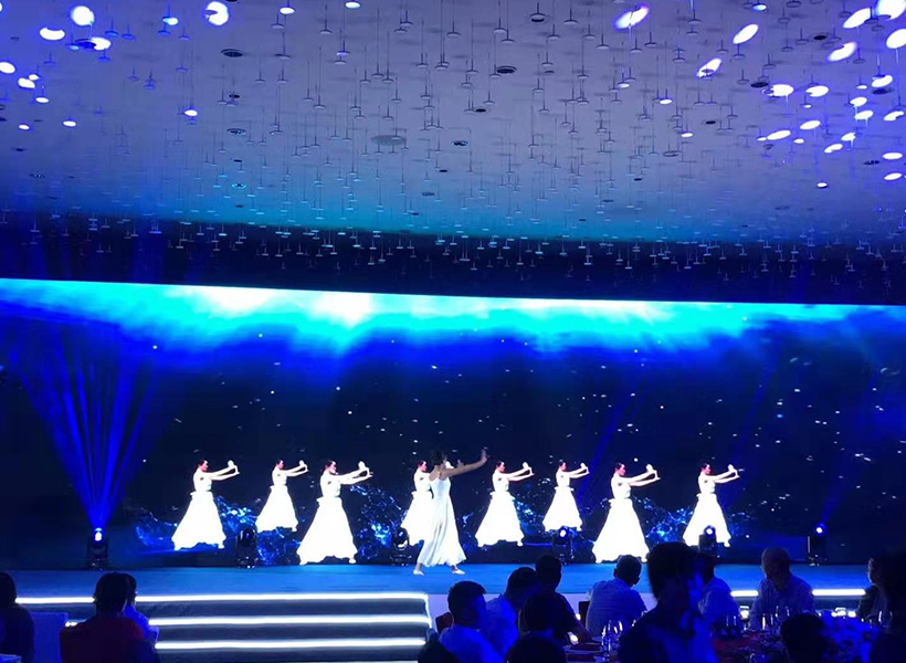 视频互动秀水中影