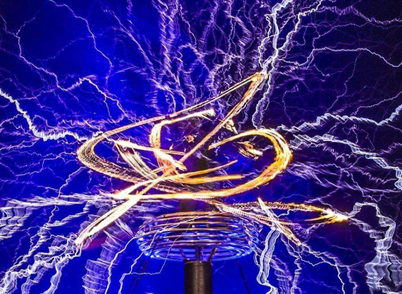 特斯拉闪电表演