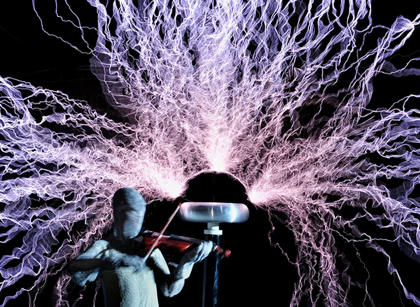 特斯拉闪电表演