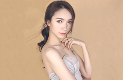 双语主持人安荻